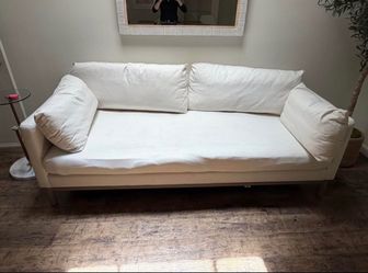 WHITE COMFY MEDIUM SIZED COUCH