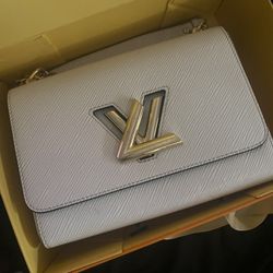Louie Vuitton 100% Real 