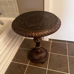 Beautiful End Table Or Display Table For An Entrance Way .