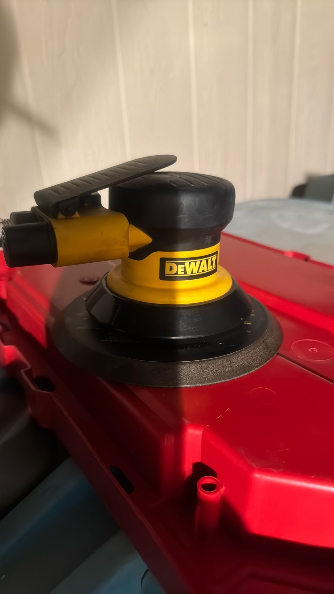 Pneumatic DA Sander