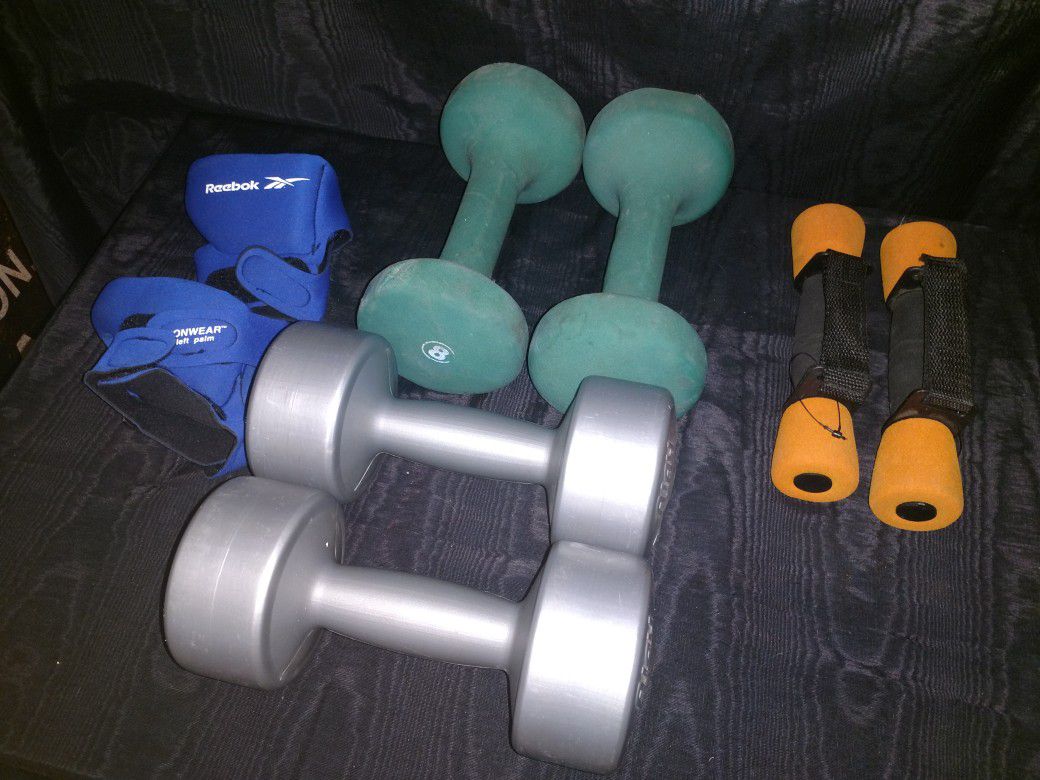 4 sets of weights from 1 lb to 8 1b