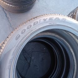 1 llanta 285 45 R22 Goodyear Eagle Sport