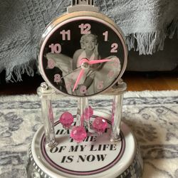 Marilyn Monroe Anniversary Clock -USED