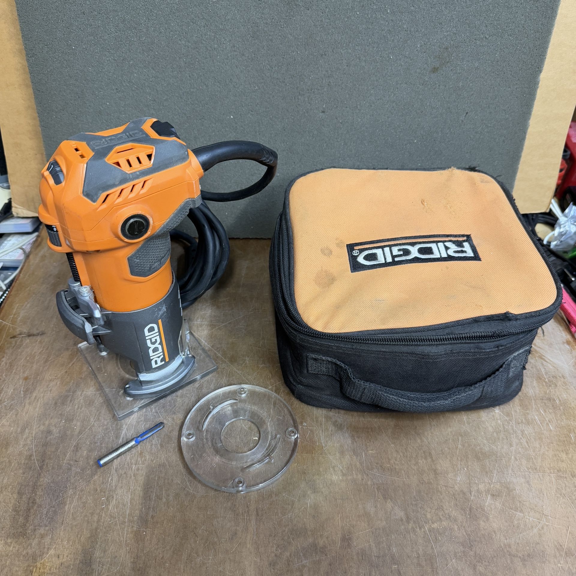 RIDGID R2401 5.5A Variable Speed Adjustable Depth Trim Router
