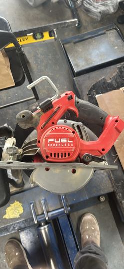 Milwaukee M18 saw