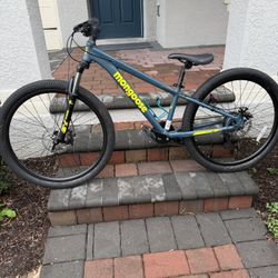 Mongoose Switchback Sport, Unisex Mountain Bike, 26-Inch Wheel, Blue