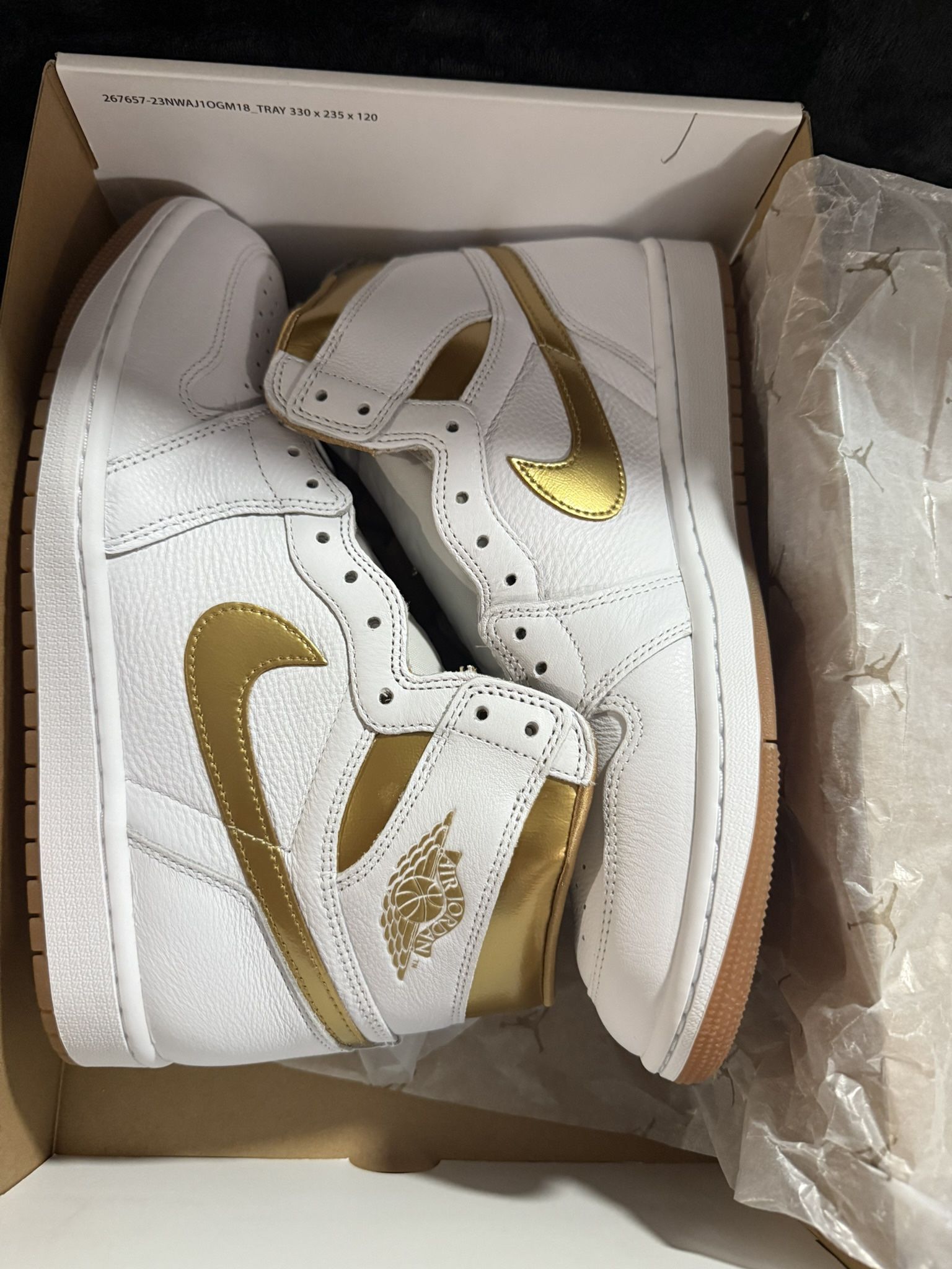 Nike Air Jordan 1 Retro High OG Woman Size 11 Mens 9.5