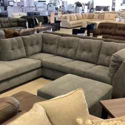 Marleton 2pc Sectional with Chaise