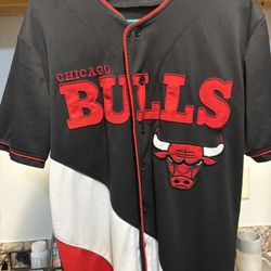 Chicago Bulls Diagonal Colorblock Button Up- Sz Med/Large