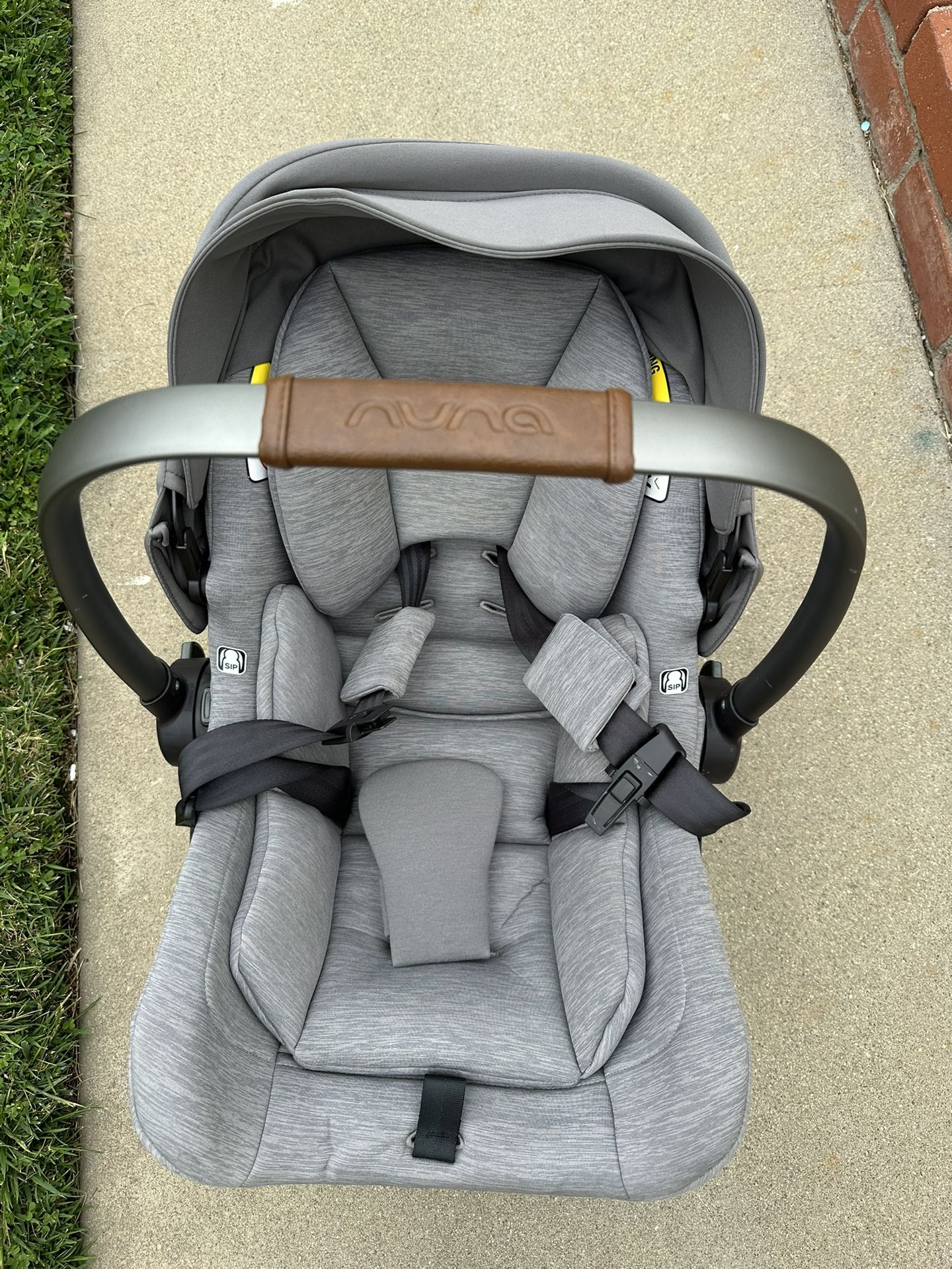 Nuna Pipa Lite Car Seat And Base