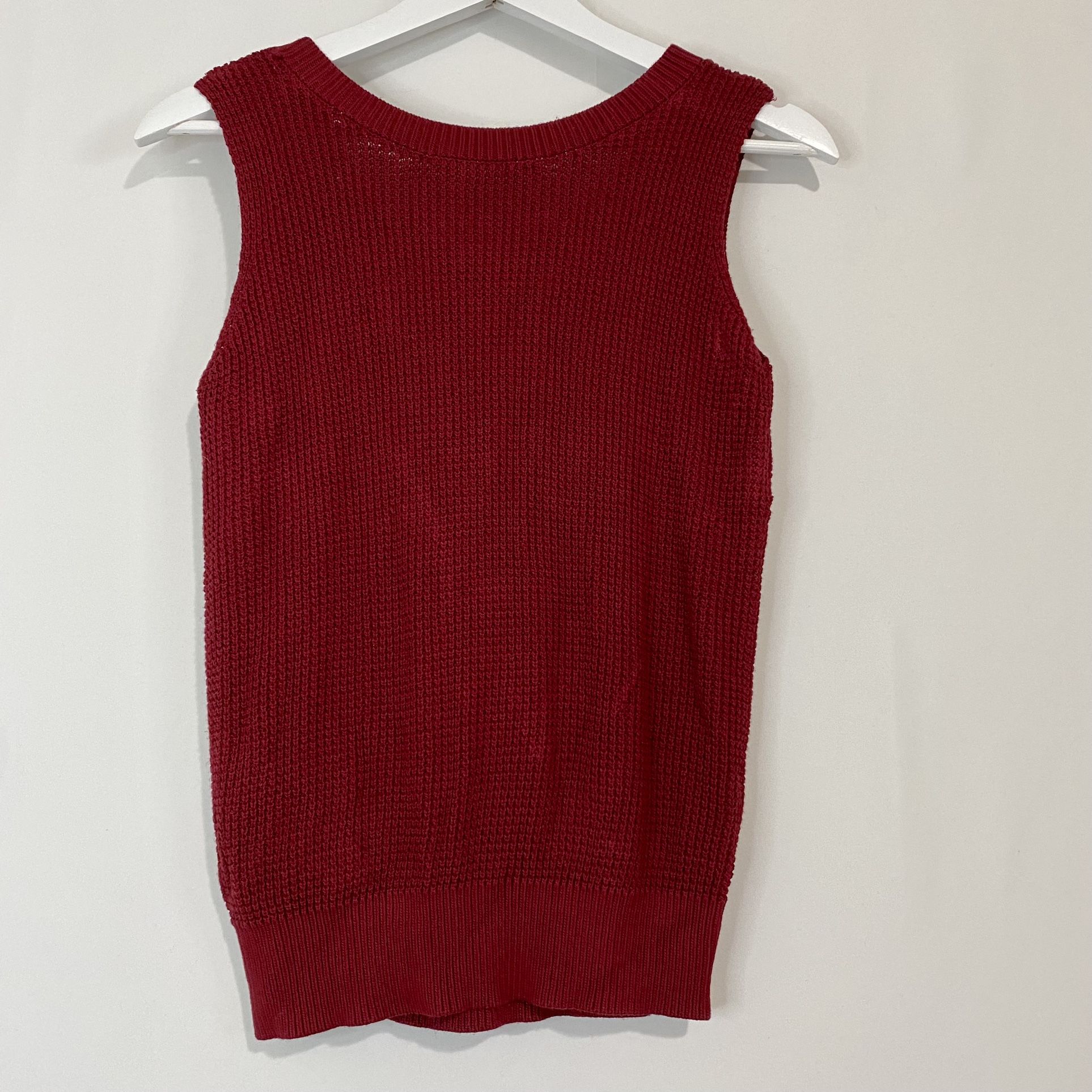 Women’s Sleeveless Knit Sweater Crisscross Back Maroon Size Medium EUC