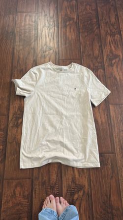 Men tommy shirt size small