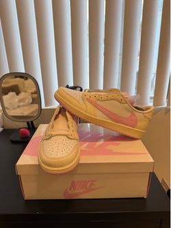 Jordan 1 Low Travis Scott “ Shy Pink”