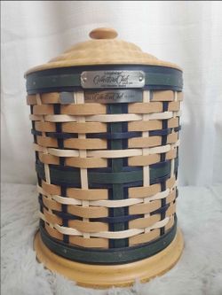 Longaberger 2013 Collectors Club Canister With Lid And Liner Slight Flaw