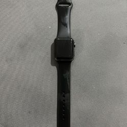 Apple Watch Series 3 38MM (DOES NOT TURN ON)