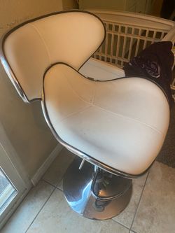 Salon stool