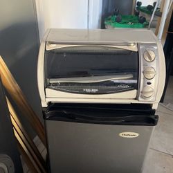One Black And Decker Toast  R Oven