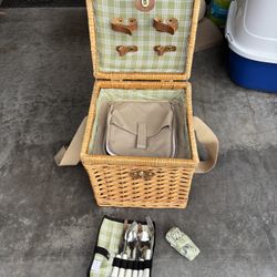 Picnic Basket with built in cooler & utensils