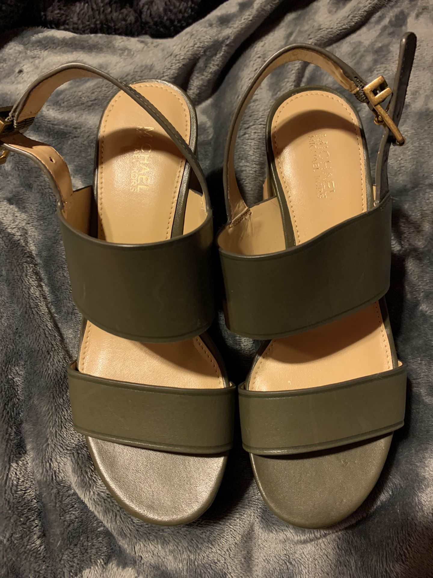 Michael Kors Green Wedges Size 5 for Sale in Chula Vista, CA - OfferUp