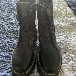 Platform DR MARTENS worn 1 time size 8 women