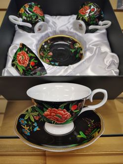 8pc Porcelain Tea / Coffee set ( NEW ) Dianthus. Black/Red/Gold/Green. 4 cups & 4 saucers