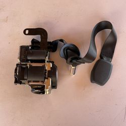 BMW 330i 2026 Seatbelt Front Right