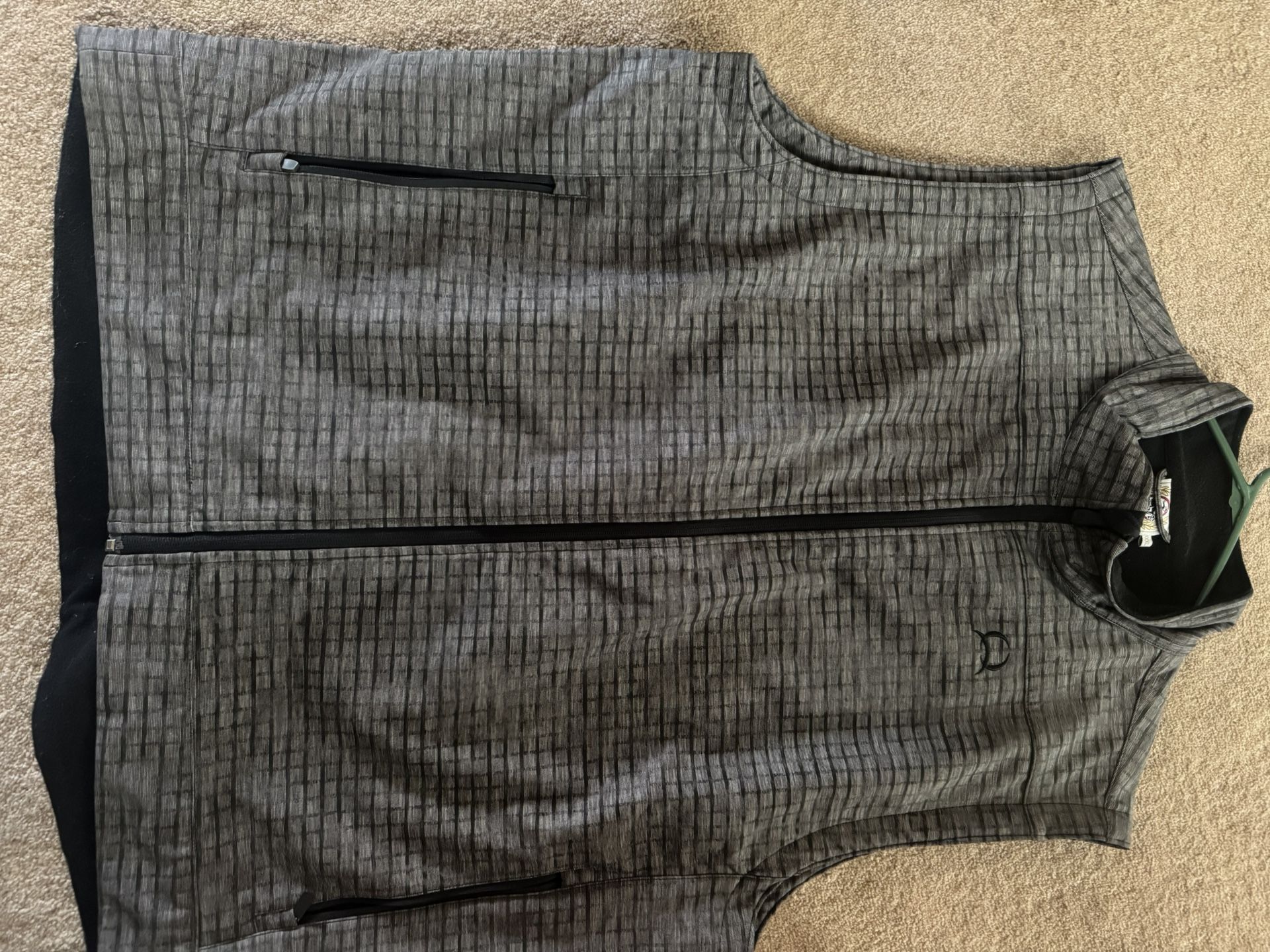 Cinch Vest Black And Grey
