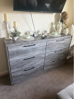 Queen bed set
