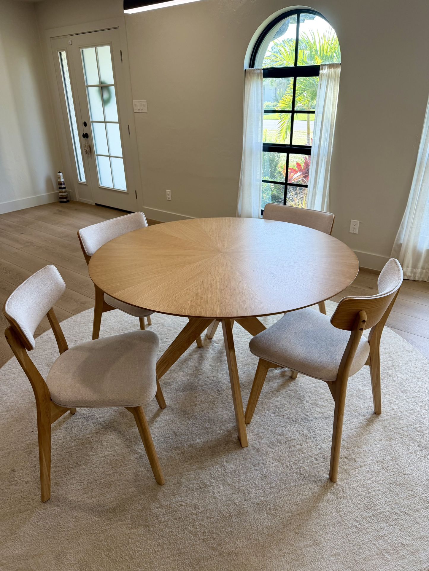 Solid Oak Wood Circular Dining Table And 4 Chairs Included.  Table dimensions: 47.5” x 29”   