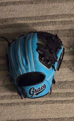 Grace baseball glove