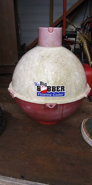 Photo THE BIG BOBBER FLOATING COOLER I NEED TO CLEAN IT IN GREAT CONDITION
