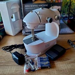Mini Sewing Machine 