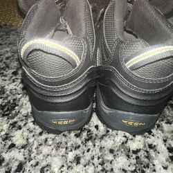 KEEN SIZE 10 WORK SHOES
