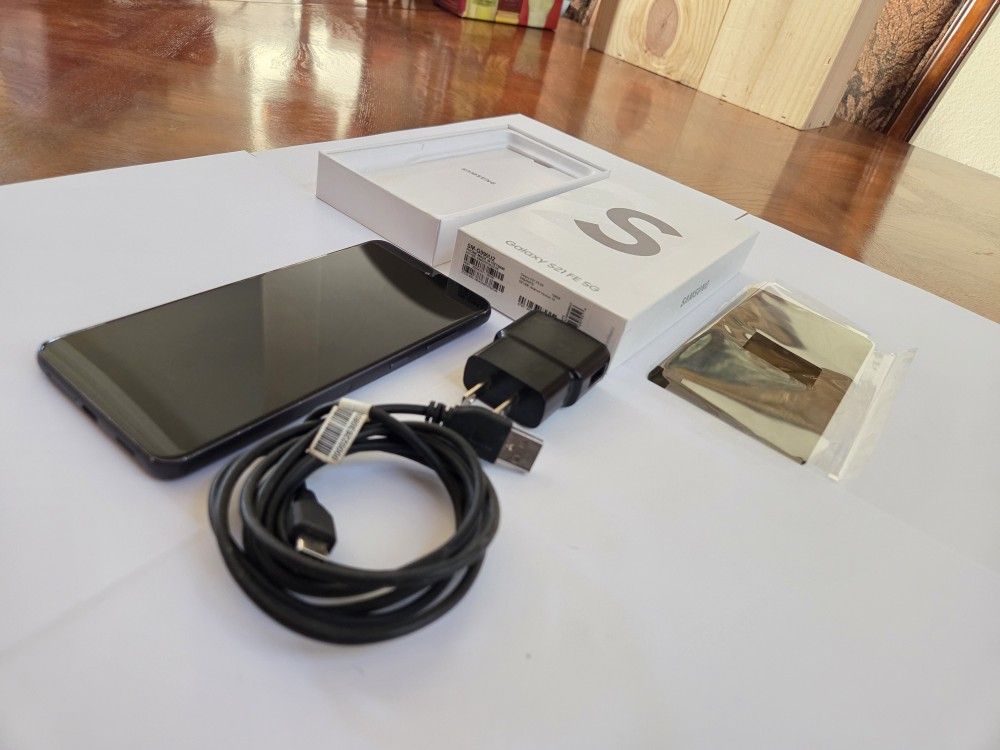 Samsung Galaxy S21 FE Factory reset and Unlocked.