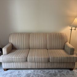 Sofa (Free)