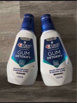 Crest ProHealth Gum Detoxify Mouthwash 1L $5 Each