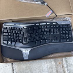Microsoft Natural Ergonomic Keyboard 4000. No mouse. Jupiter