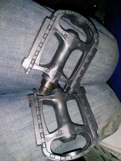 Standard pedals
