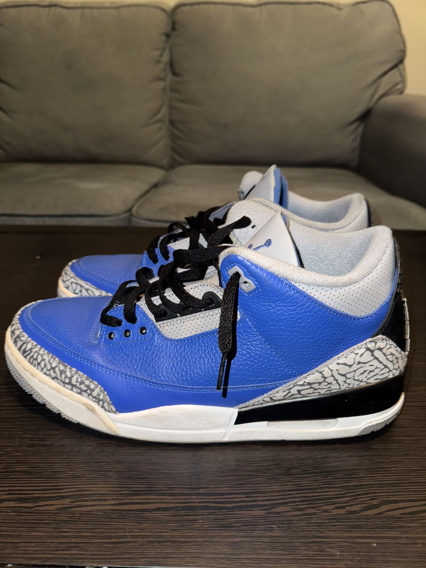 Air Jordan “VARSITY ROYAL”