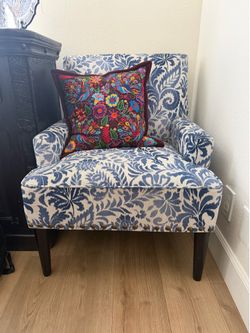 Beautiful blue accent chair