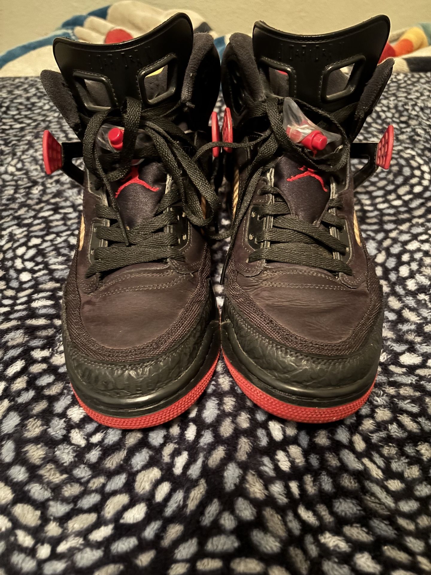 Jordan Spizike Black Gym Red