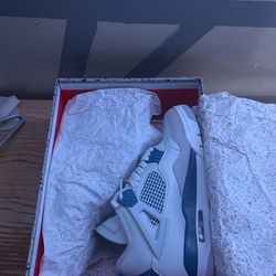 Jordan 4 military blues