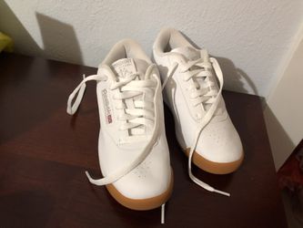 Reebok women shoes, wear once , size 7