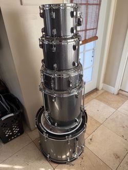 Ludwig Backbeat 5-Piece Drum Shell Pack – Silver Sparkle