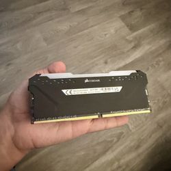 Corsair Vengeance RGB PRO DDR4 32 GB (2×16 GB) @ 3600 MHz CL18