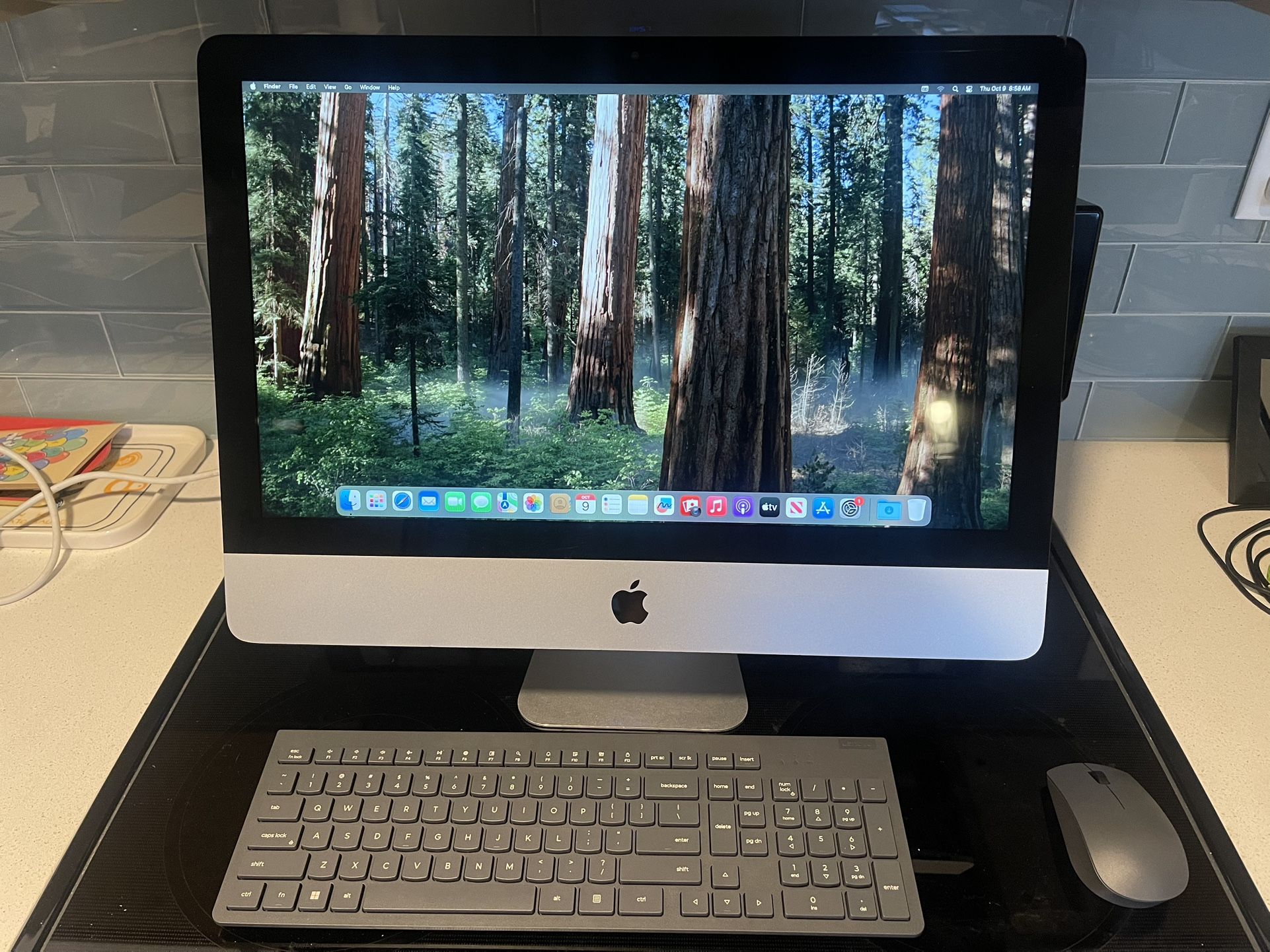 Apple 2012 iMac 21.5” - macOS Sequoia - Excellent Cond.