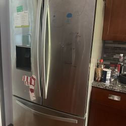 Refrigerator 