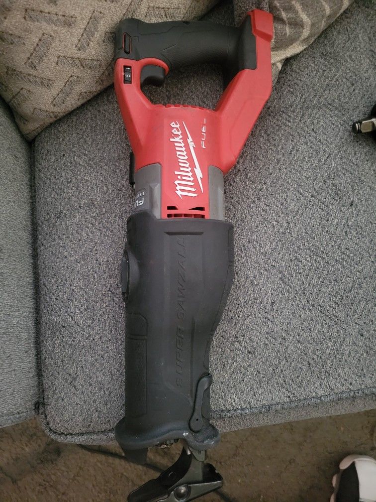 Milwaukee Power Tools