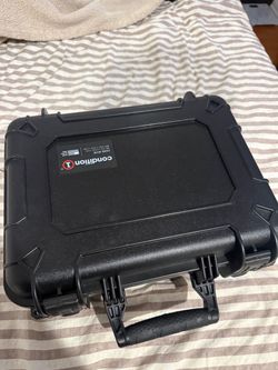 Condition 1 , 4 pistol case