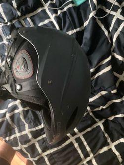 Snowboarding helmet